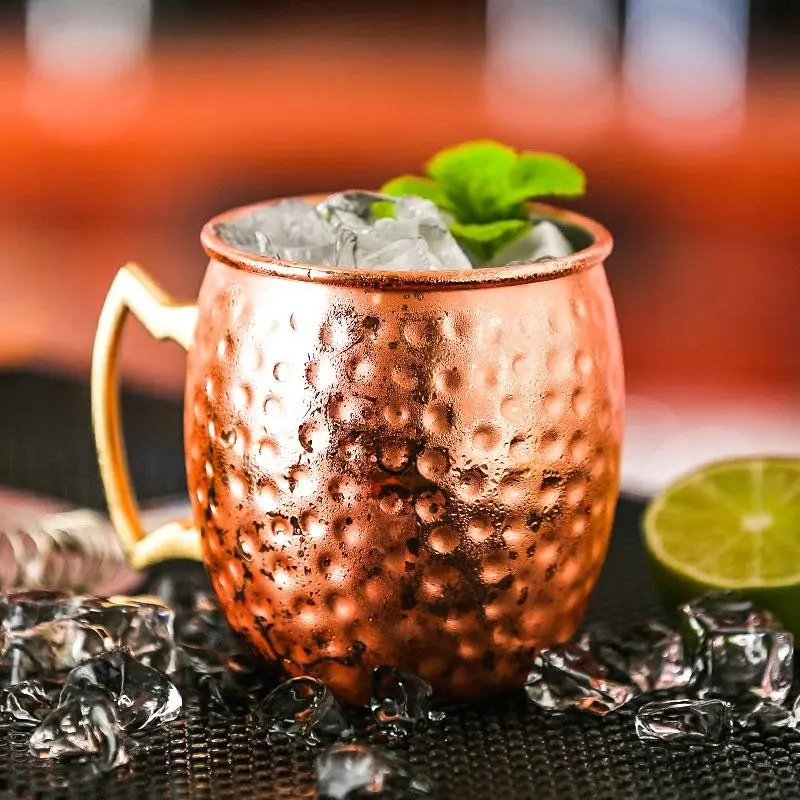 caneca Moscow Mule martelada 50 cl em aço banhado a cobre