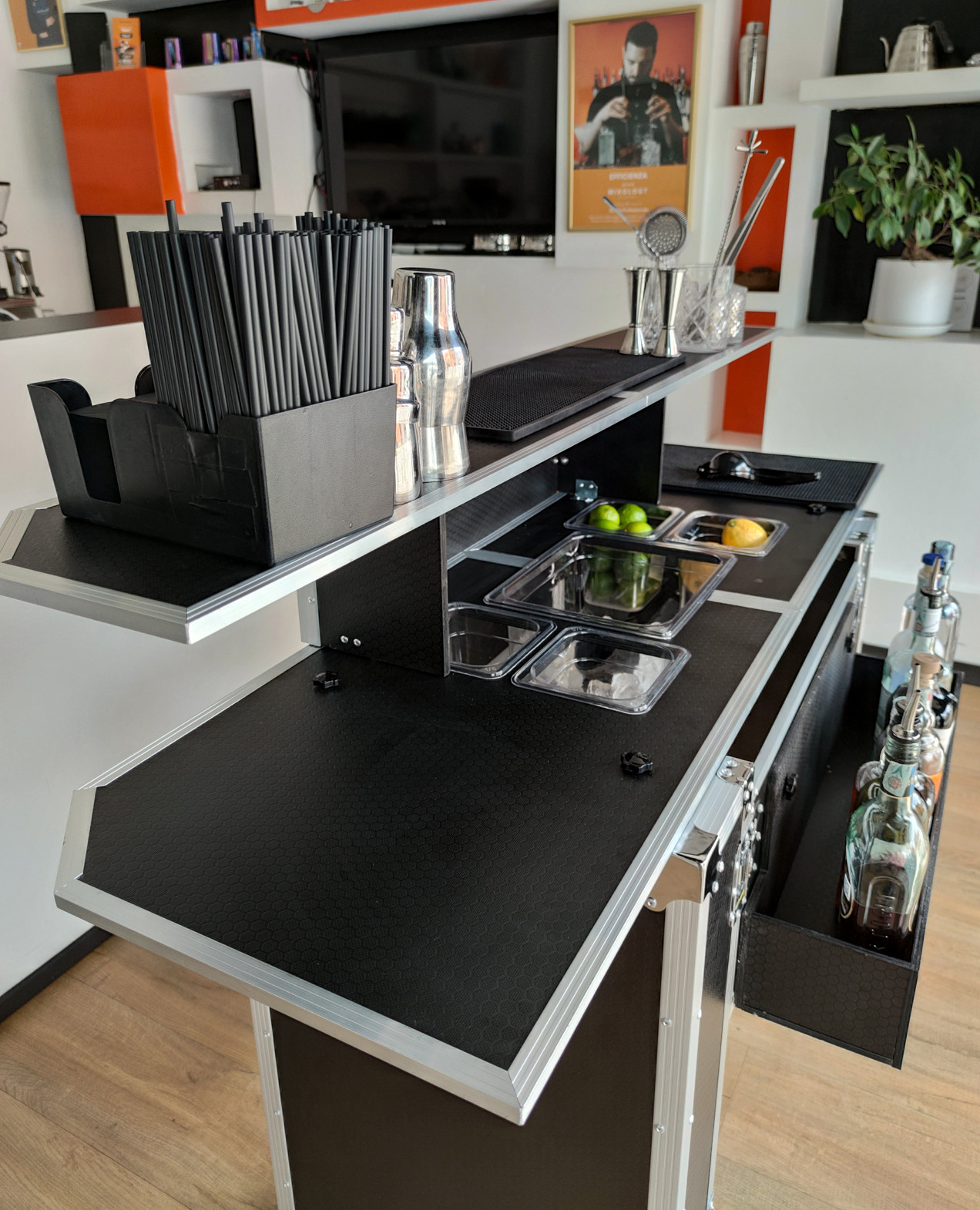 balcão portátil trolley PRO, mala fechada de 89 x 32 x 54 cm