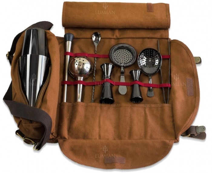 Kit de barman Lumian, estojo aberto com as ferramentas nos elásticos, vista 2