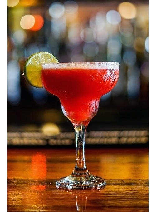 Taça margarita Sombrero 27 cl com bordo largo para a crosta de sal