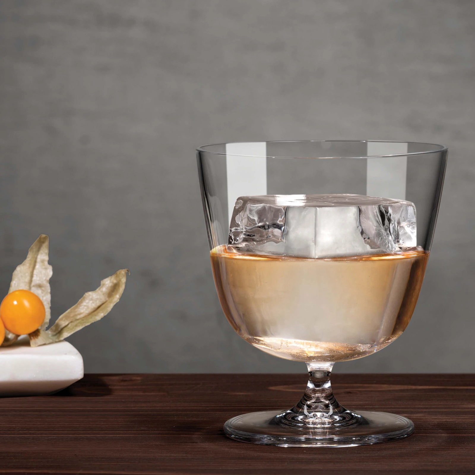Old fashioned glasses: Bargiani by NUDE, 320ml wide bowl on a short foot, served with a cocktail